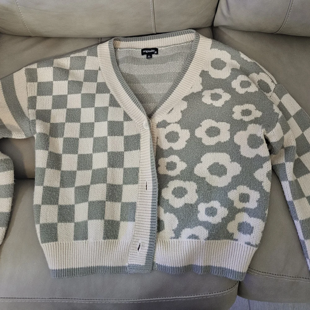 Patterned Cardigan Sweater - Picture 1 of 1